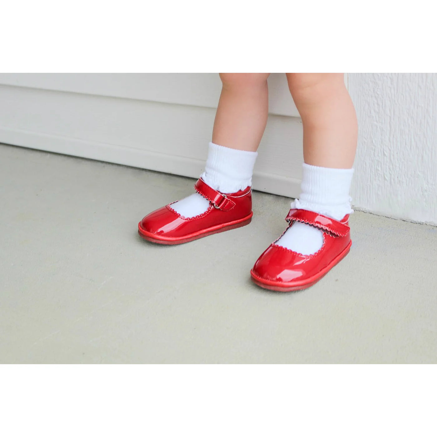 Cara Scalloped Mary Jane (Baby) Patent Red